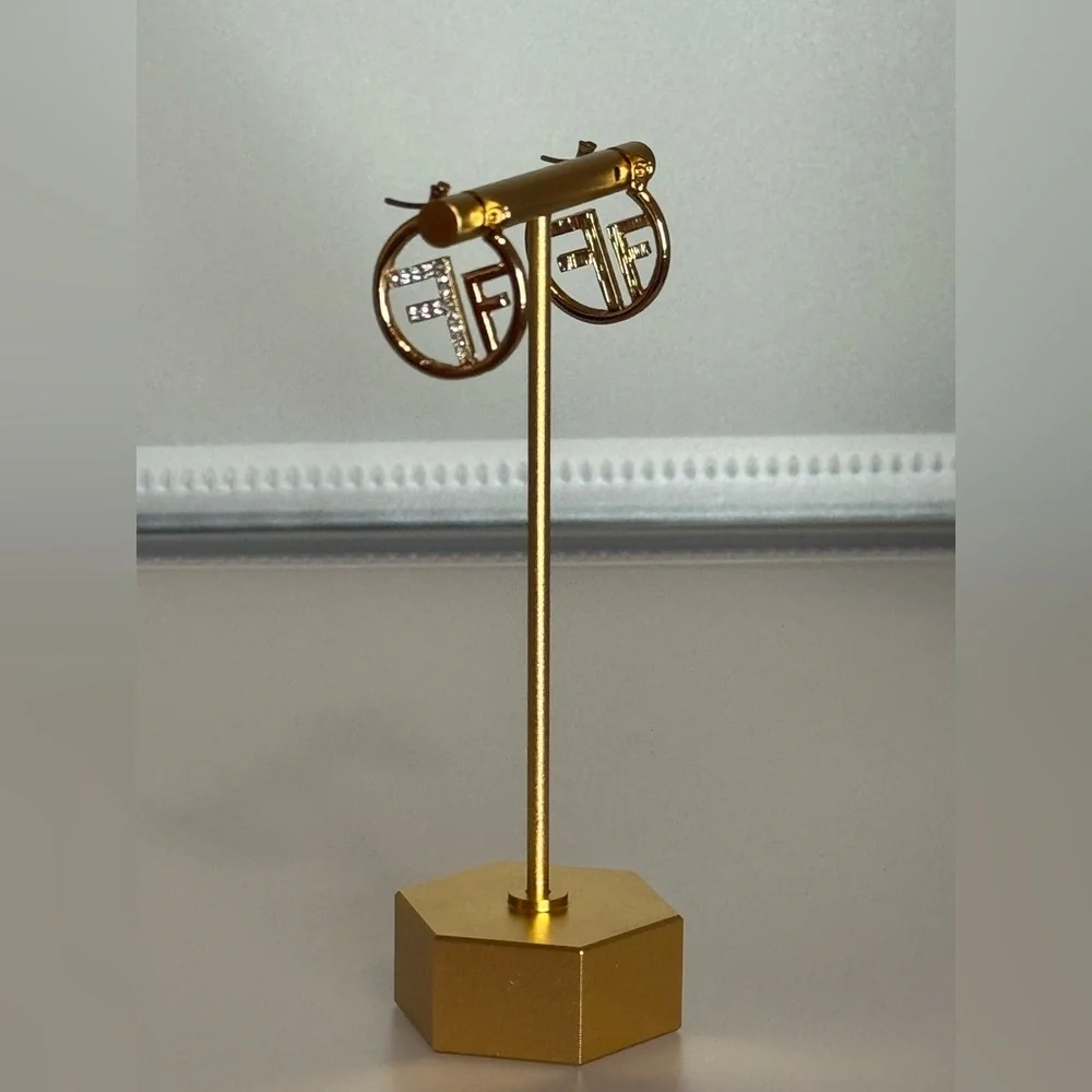 unbranded elegant gold